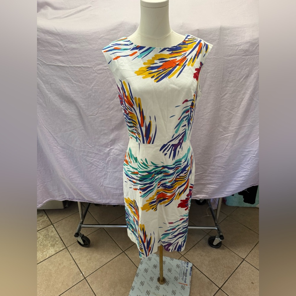 Ellen Tracy White Dress with Multicolor Abstract Print